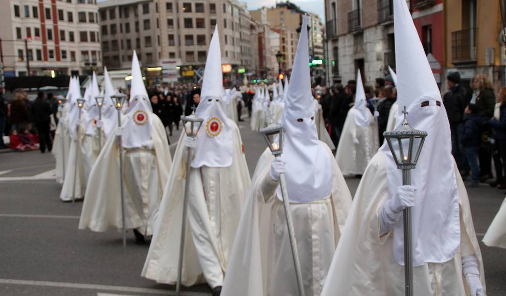 tribunaBurgos's tweet photo. FOTOGALERÍA | Procesión del Encuentro de la Semana Santa Burgalesa
https://t.co/EFnqbdUEqQ https://t.co/bzYXjnDg07