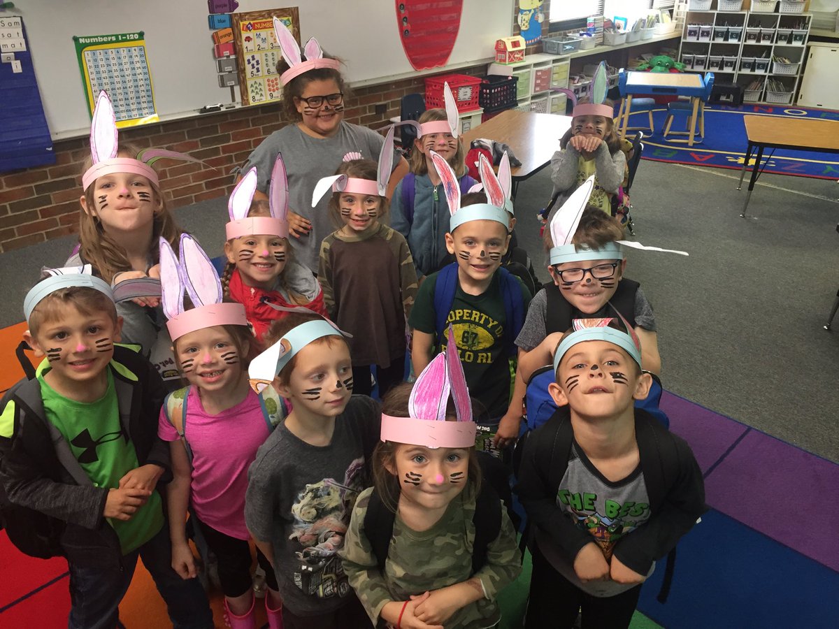 barbwerner7's tweet photo. Happy Easter weekend from these kindergarten bunnies!! https://t.co/YT1zTCq5lW