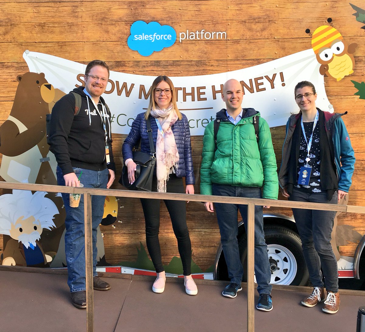 89grad's tweet photo. great fun escaping #CodeysSecretCabin here at #TDX2018 with @CodeyCabin 🐻🍯 https://t.co/SAmYnGBxlF