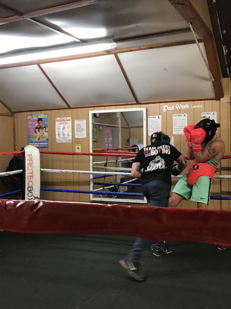 KyleMmk's tweet photo. Announcement made !! Pro contract signed with Scott callow under trainer Steve seery , also got to spar common wealth champ today Liam Cameron !! 🥊🥊 https://t.co/RxljQPW1Jw