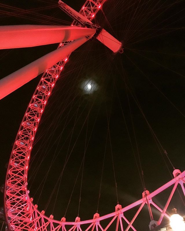 Beautiful London...!! 👁🌌🌓
__________________
#myphoto #londoneye #london #londonbynight #ilovelondon #british #greekcypriot #operasinger #soprano #katerinaminasoprano #opera #classicalmusic #operasingersofinstagram #operalovers #photooftheday #instag… bit.ly/2uv7fZo