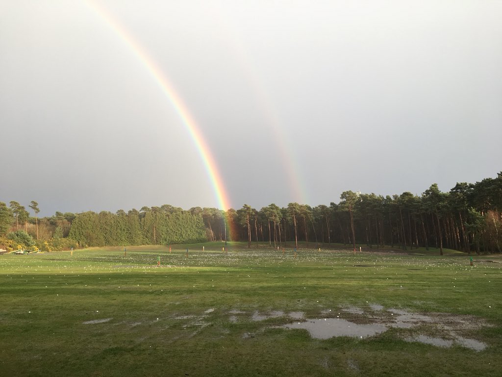 tmkelly86's tweet photo. A great metaphor for my range sessions and the sport of golf in general......constantly pissing it down before a rare glimpse of sunlight and beauty that drags you back for more rain.
#doublerainbow #golf #rangesesh #aimattherainbow https://t.co/D1onpx5LQN