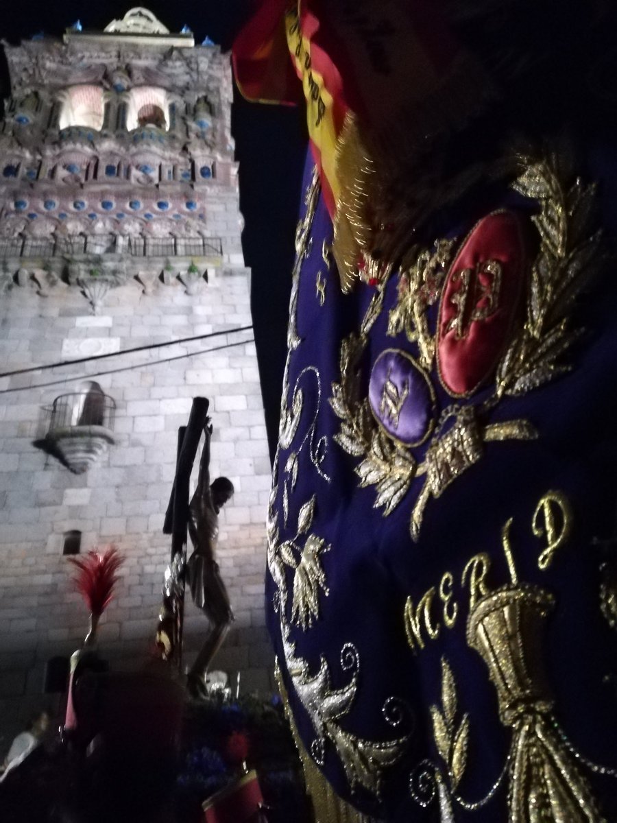 LaPasionMerida's tweet photo. Acabamos la estación de penitencia con la querida Hermandad del Santisimo Sacramento https://t.co/Xldzw8xd7E