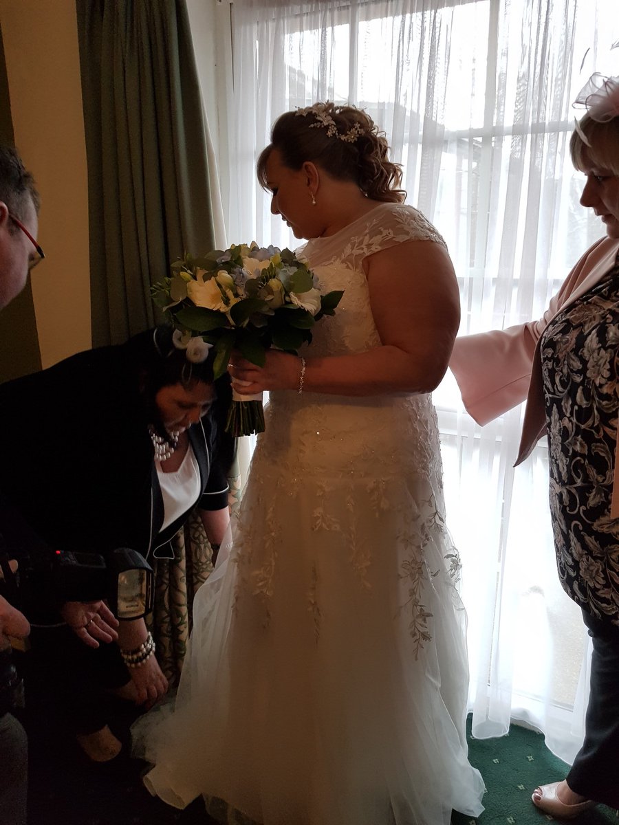 Real bride in designer #sydneyscloset designer wedding dress. Curvaceousbridal.co.uk 2 hour appointment. #lace #realbride #plussizeweddingdresses #curvybridal #sizes16to36