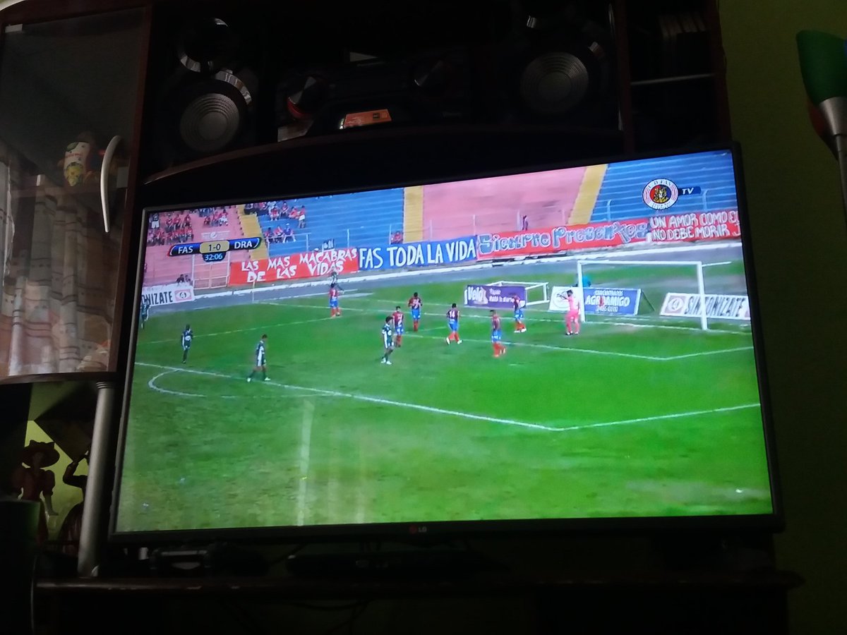 KevinJc__'s tweet photo. Esto es cosa de grandes. #ReyDeCopas #PumPumFAS #FASTV #RealHD #CanalCuatroMisHuevos https://t.co/JjLwPqPkzf
