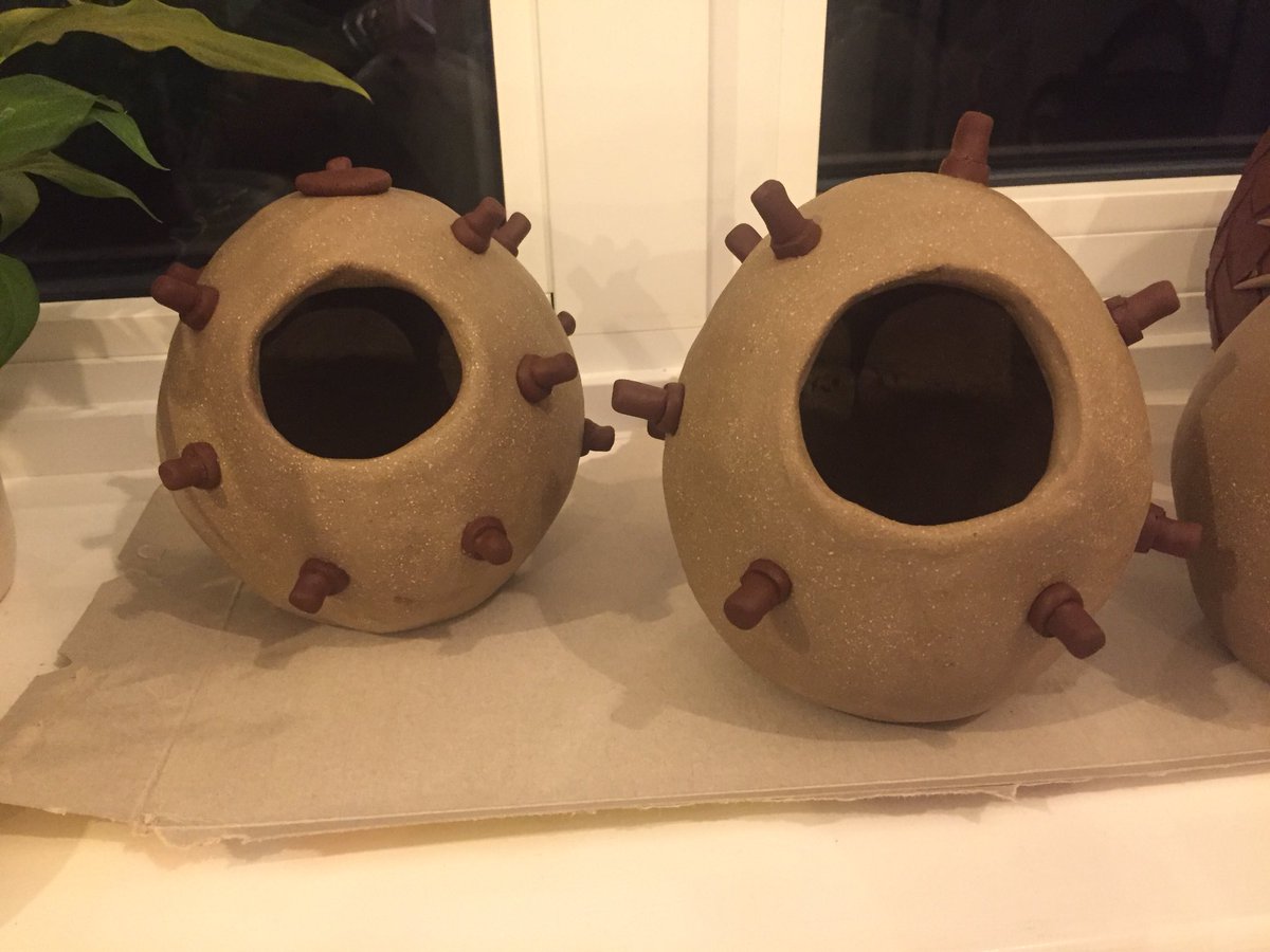 LottyandWillow's tweet image. More dragon eggs drying and they’re joined by some sea mines #dragons #dragoneggs #seamines #ashtray #outdoorashtray #gardenornament