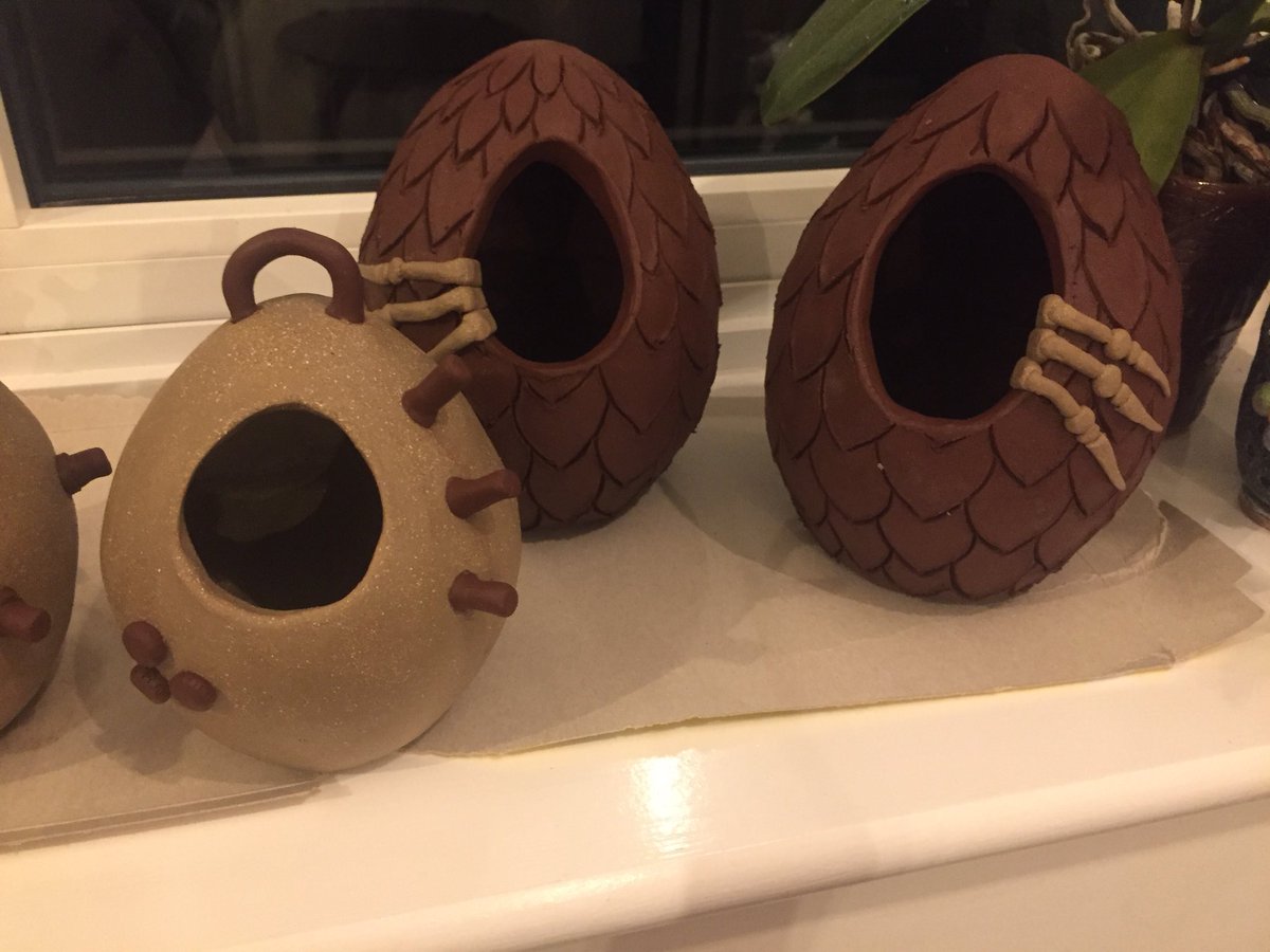 LottyandWillow's tweet image. More dragon eggs drying and they’re joined by some sea mines #dragons #dragoneggs #seamines #ashtray #outdoorashtray #gardenornament