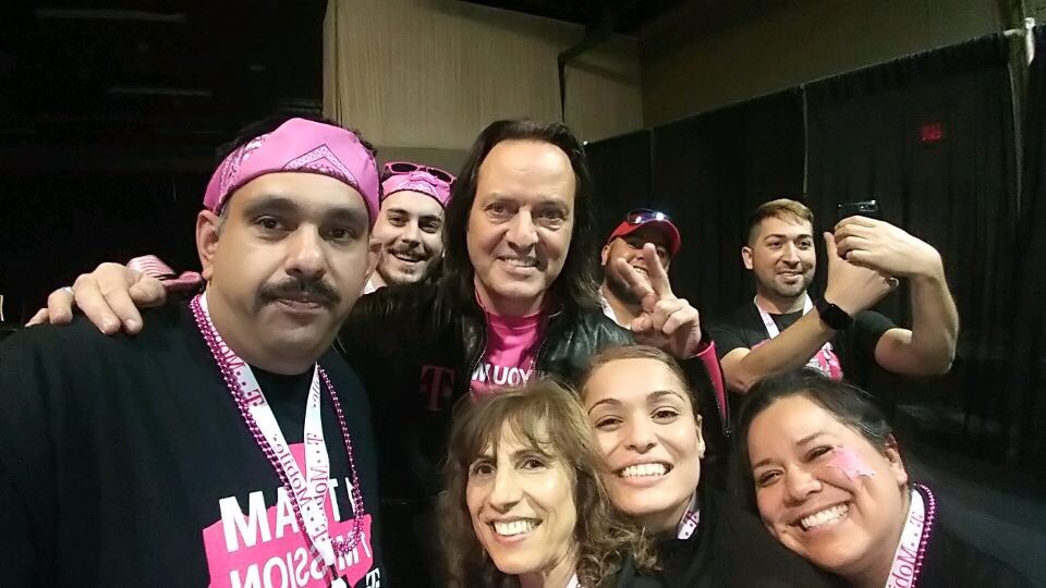Abev719's tweet photo. With John Legere and Austin South team at unstoppable @Dsolano1023 @Alisa_Arner https://t.co/60LiSt86xz