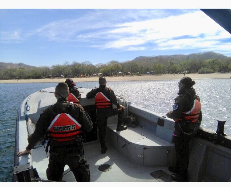 En conjunto con Guardacostas, realizamos patrullajes, con la finalidad de dar seguridad a las personas en las Playas de Soley, Jobo, zona norte.