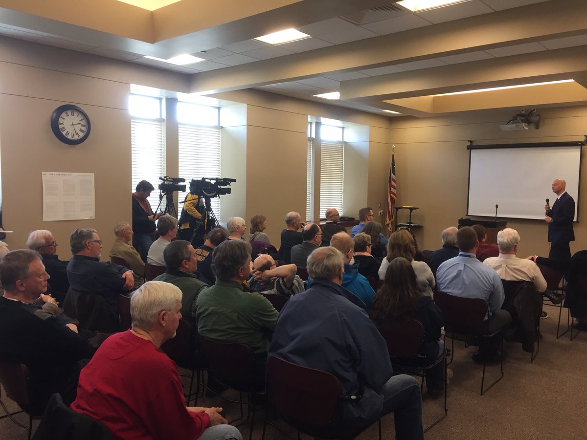 PeteRicketts's tweet photo. Great to be in David City and Wahoo today to discuss the Nebraska Property Tax Cuts and Opportunities Act! #NETaxCuts #GrowNE https://t.co/E5vUYcDLkJ