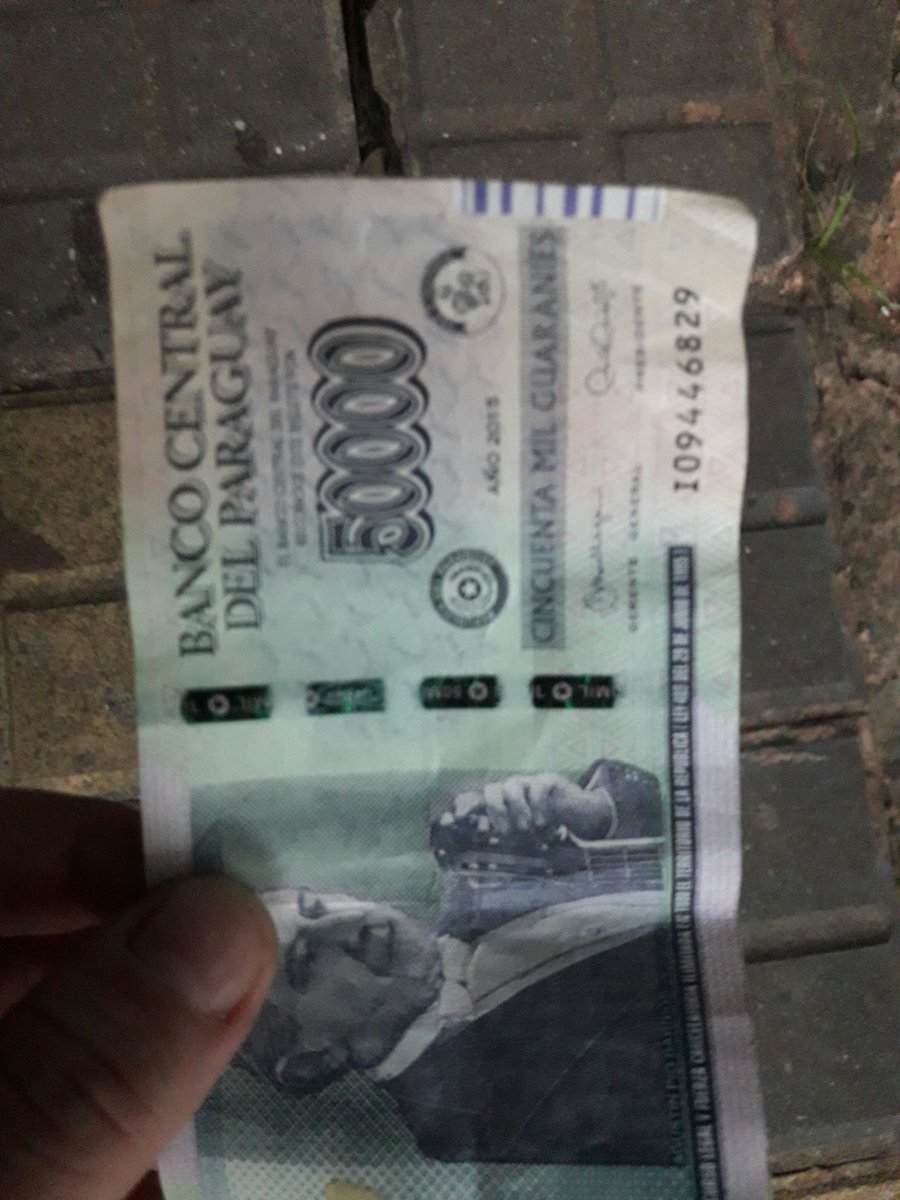 Chynchyinsa's tweet photo. Encontré un 50.000 Gs. por la calle rt para la buena suerte, hoy, mañana y siempre. https://t.co/bqHDMKJ3rQ