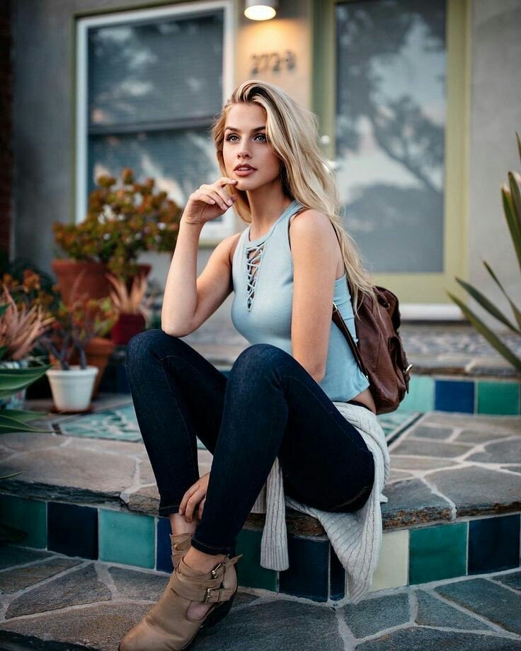 — Alessa Jones 🌻

[XIX]

Estudiante de psicología.

"Tenemos una vida corta, así que no estamos hechos para perder el tiempo." 

|Chocolate, chocolate, chocolate|

You, my support. 💕

{#FreeRol} ¿Un rt para reactivar esto? ¡Gracias, lindura! 💐