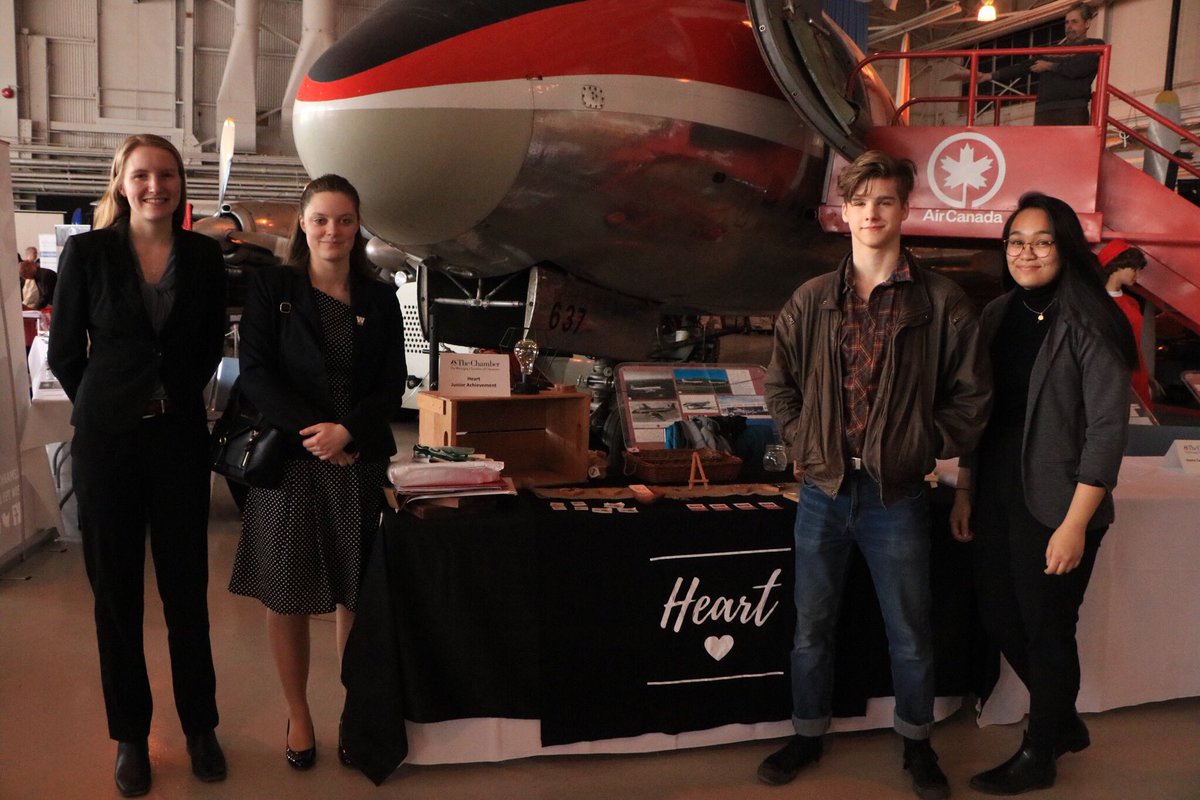 Heart is selling tonight at @TheWpgChamber ‘s After Business Mixer at the Royal Aviation Museum! Hearts will be on sale for $5 so come on out if you want to support a #studentrun business! #organizeharmonize #hearttoheart #winnipeg #artisan #handmade #haveaheart #manitoba #WCCbiz