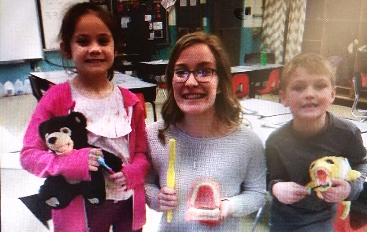 RVSeniorProject's tweet photo. Calli Bates and Mrs. Waggle, her mentor, had a successful program on dental hygiene with Warsaw Kindergarten. #healthyteeth #toothbox https://t.co/ctsAdL5rXD