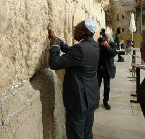 Malisenegalcom's tweet image. Visite en Israël: Me Sidiki Kaba crée un incident diplomatique et fâche les palestiniens qui demandent des excuses de l’Etat du Sénégal malisenegal.com/visite-en-isra…