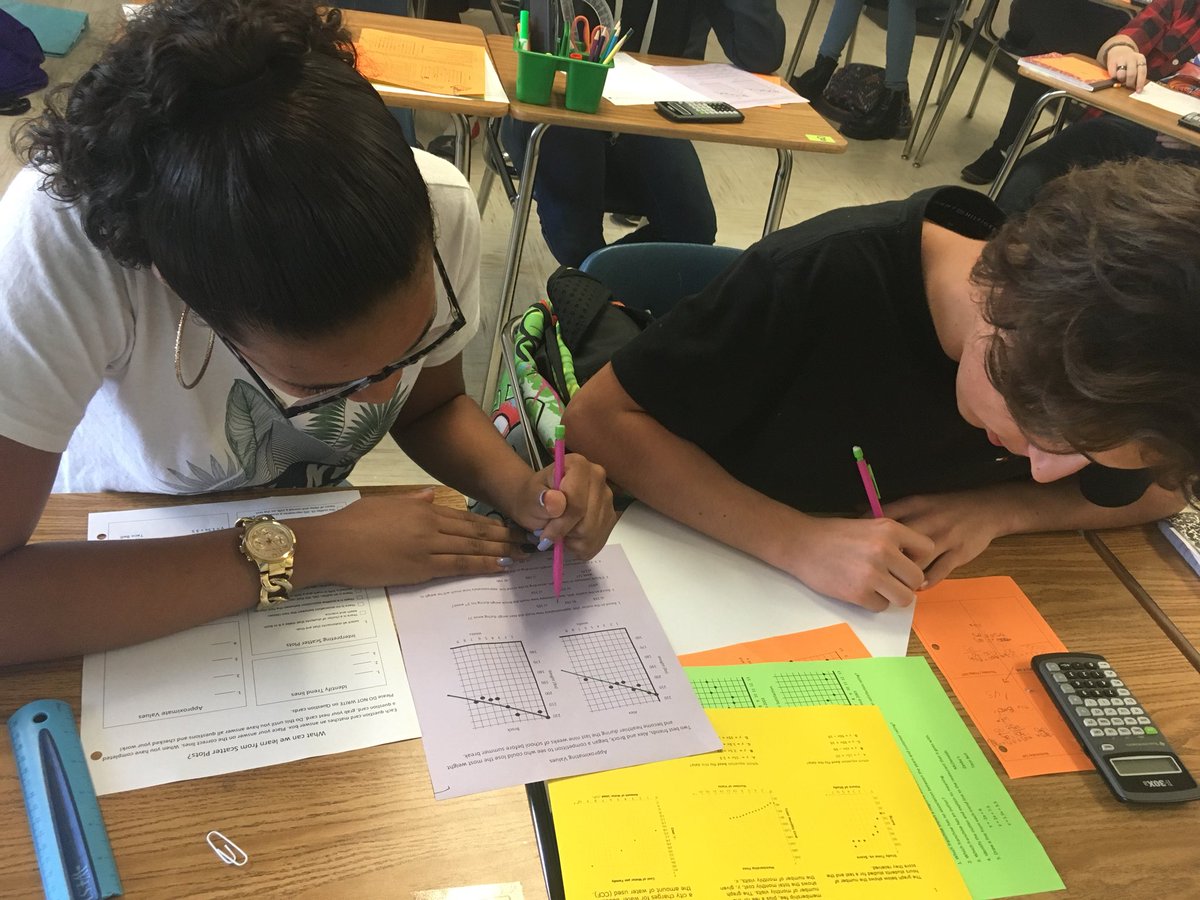 kaylapala's tweet photo. So much fun going on #LearningWalks with @HorizonAcadFL @fort_mccoy @OsceolaTweets @CRenfroe4EDU @SharesSuzanne today. Thank you Mrs. Nowery and Mrs. Weston for opening your classrooms! @LMSLibertyPride #TeachLMS #WeAreMCPS https://t.co/Og1SRWkblS