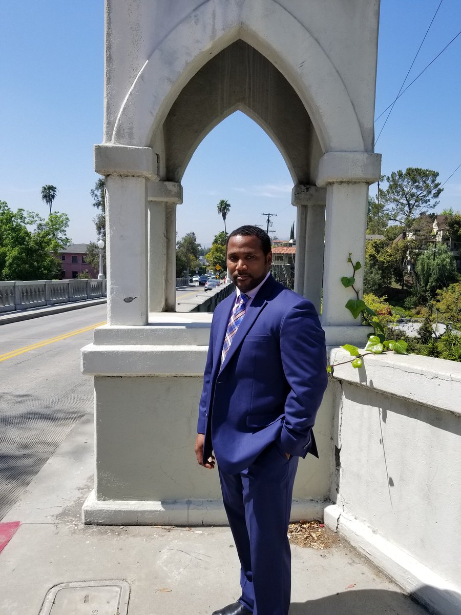 DariusCottrell's tweet photo. What a #welldressactor wear to an #audition? Depends on the audition so, #thankacastingdirector #welldressman #Itsnotaboutme #actorlife #DariusCottrell #DCWorld https://t.co/aroaudkDIp