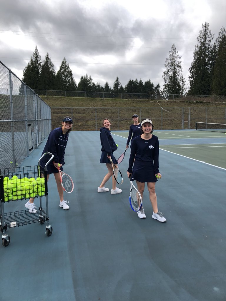 bhhswmtennis's tweet photo. Warming up @Timberline! #GoWolves 🎾🎾🎾 https://t.co/LnxXBr3ODU