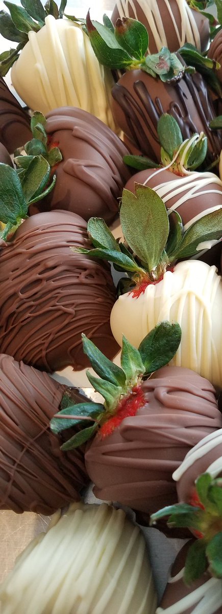 FS_Choc's tweet image. Chocolate covered "Bunnie Berries"... get them for your Easter baskets.