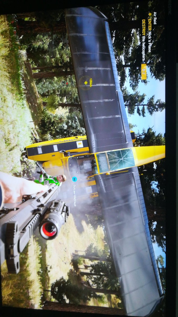 TH3WILDC4RD_'s tweet photo. Not even 1 minutes after take off. #EpicFails #Worstpilot https://t.co/doYiAbQENp