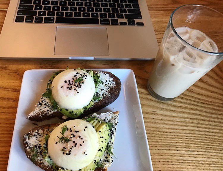 GraceBarliant's tweet photo. Stop by @ThumpDenver for a great study spot and some delicious avo toast and chai! #DUStories #DigitalJournos https://t.co/C9wKTUCPg0
