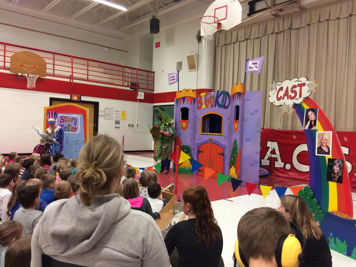 DresdenAreaCS's tweet photo. Thanks @BigKidPlayDate for your performance and message today for our S’s on problem solving and resilience.#BigKidEntertainment https://t.co/6mv7UAYDKT