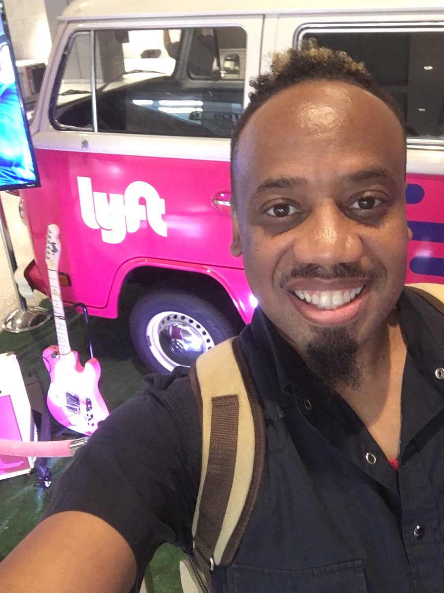 BarrFoxx's tweet photo. Waiting for my #Lyft @lyft @AskLyft
#lyftvanselfie #selfie #theride #letsride #rolling #ridewithme #Austin #thebestride #lyftme #drivesafe #BarrFoxx https://t.co/LQf1Eu6OJB