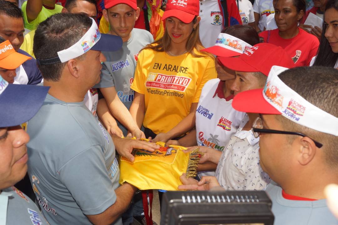 rafaelcalles's tweet photo. Desde el Municipio Araure junto a los Alcaldes Bolivarianos de la #PortuguesaPotencia Juramentación del Voluntariado de la Mesa del Vivir Bien, enmarcado en el operativo #SemanaSantaSegura2018 @nicolasmaduro @pinfantea https://t.co/OY2EtbdDKP