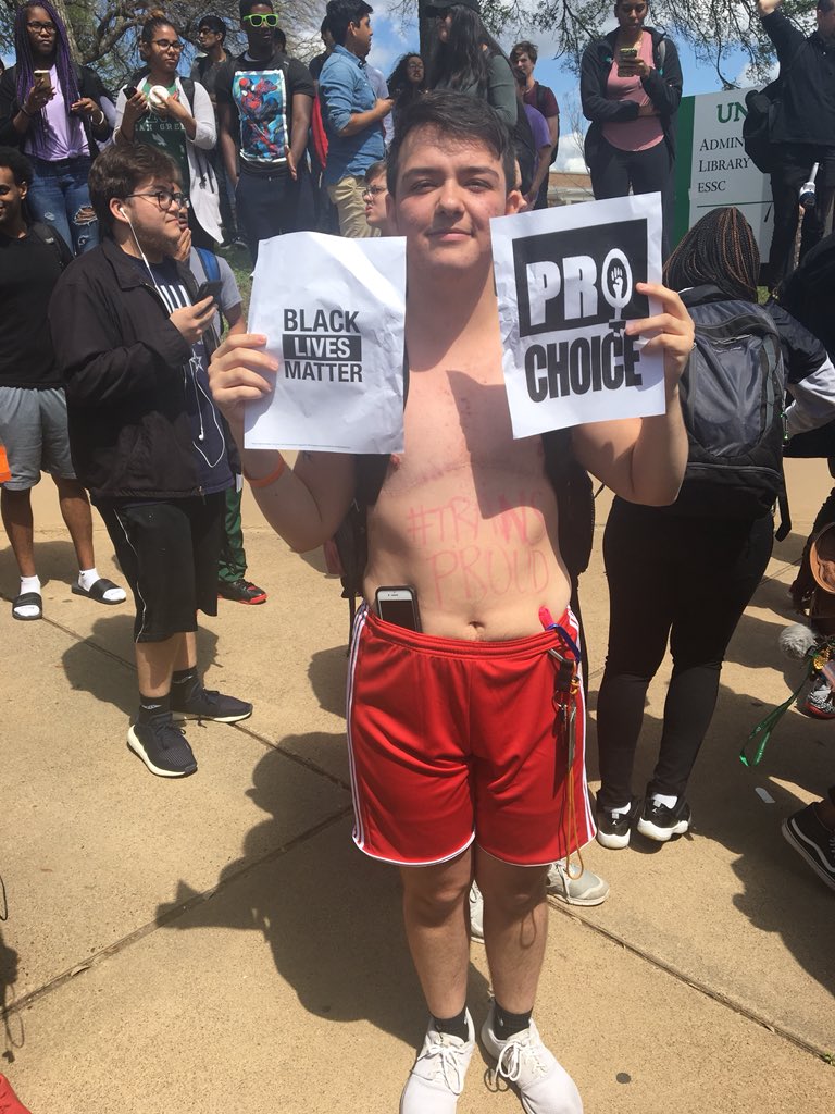maiyatrishelle_'s tweet photo. Today at The University of North Texas... #StudentsAgainstHate #FiredUp https://t.co/AEPIgWCKhA