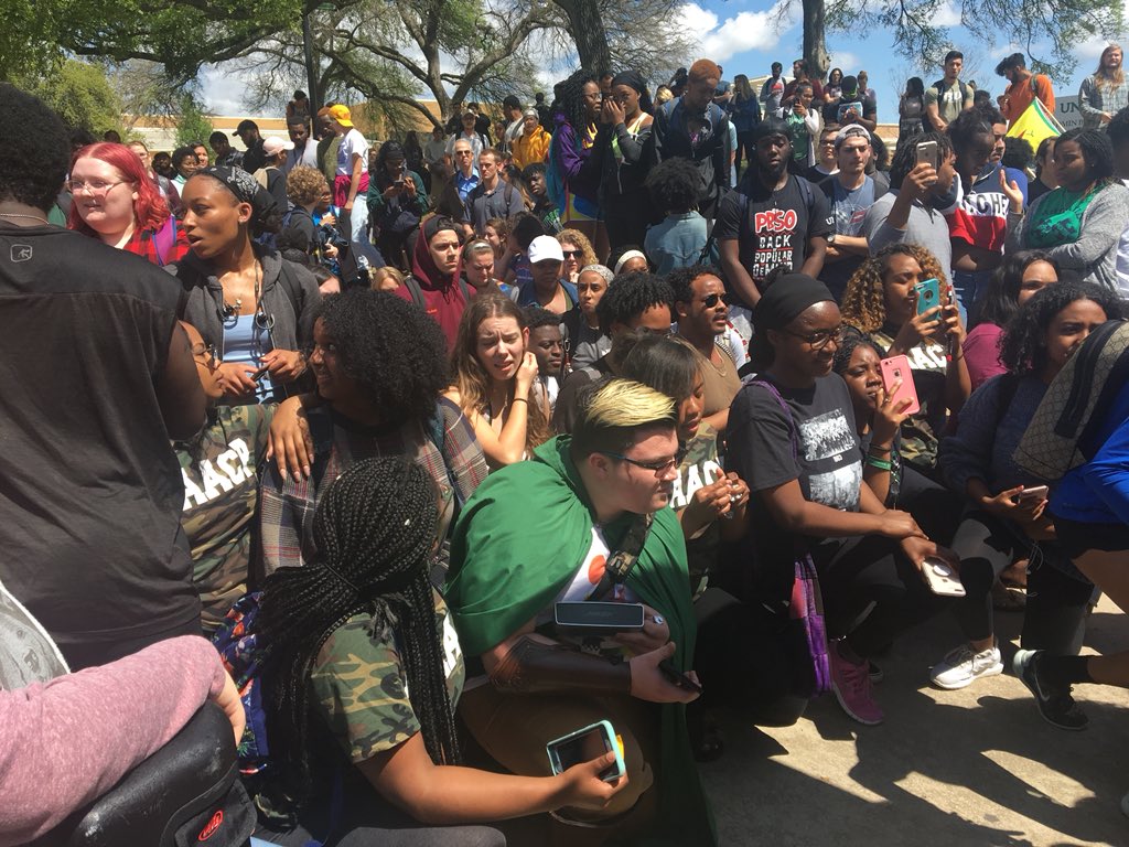 maiyatrishelle_'s tweet photo. Today at The University of North Texas... #StudentsAgainstHate #FiredUp https://t.co/AEPIgWCKhA