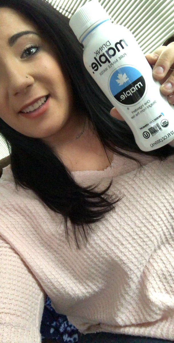 GreekVlogger22's tweet photo. @drinkmaple - tried this for the first time... surprisingly delicious!!!! 🤩🍁❤️ #drinkmaple #maplewater #yum https://t.co/0Q67a4Joq4