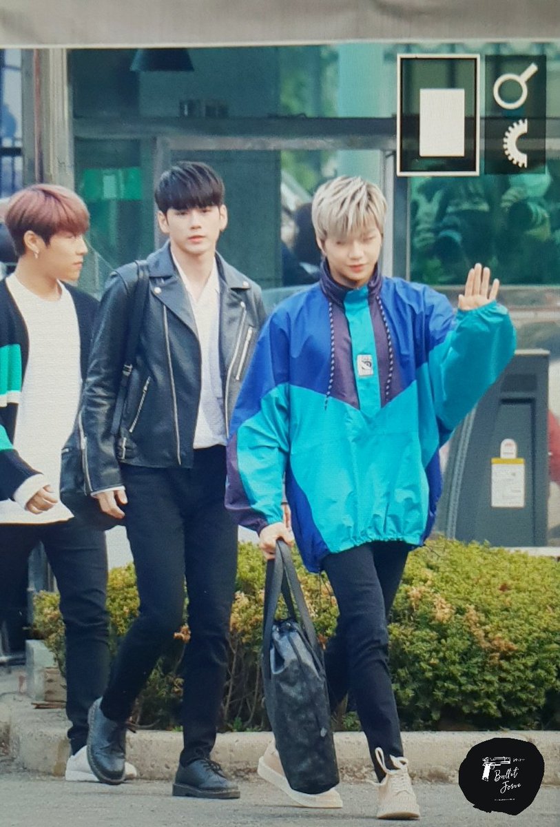 BULLETFORCE1025's tweet photo. 180330 뮤직뱅크 출근  #워너원 #강다니엘 #옹성우 https://t.co/FnRE0WMHpy