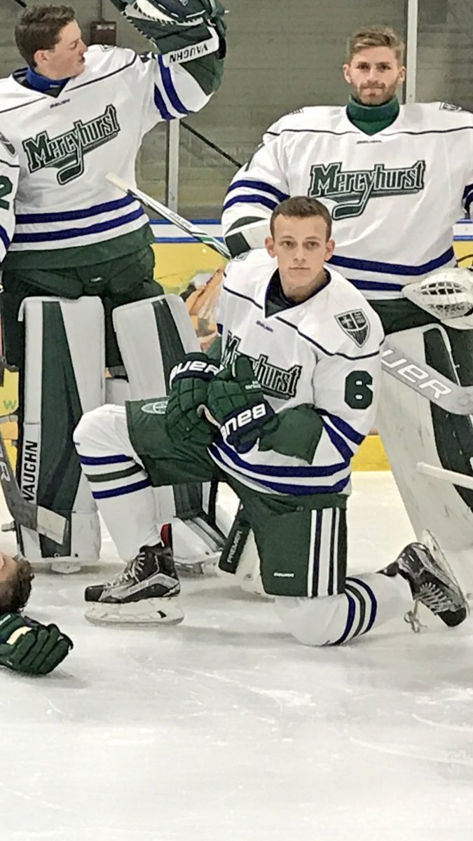 tylergtravis's tweet photo. Happy Birthday π to @HurstMensHockey @briles15 #BirthdayWorkouts https://t.co/Vp7GepRn1a