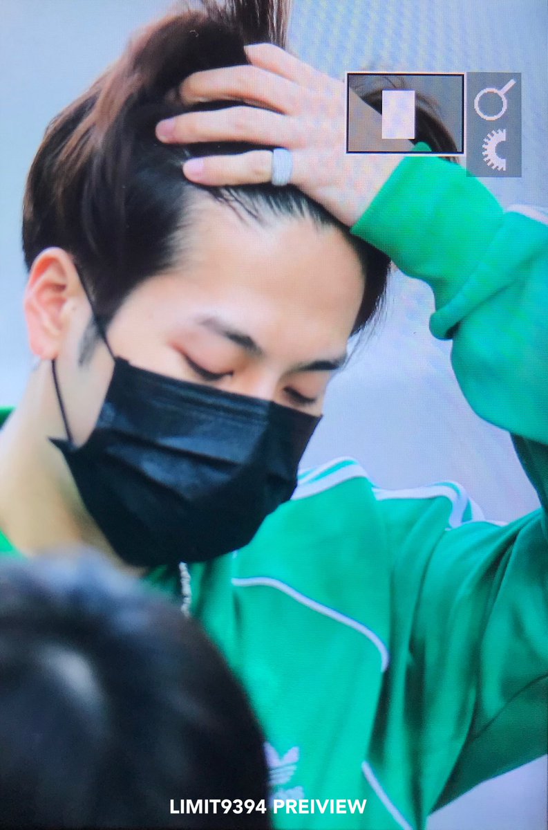 ______Limit tweet media