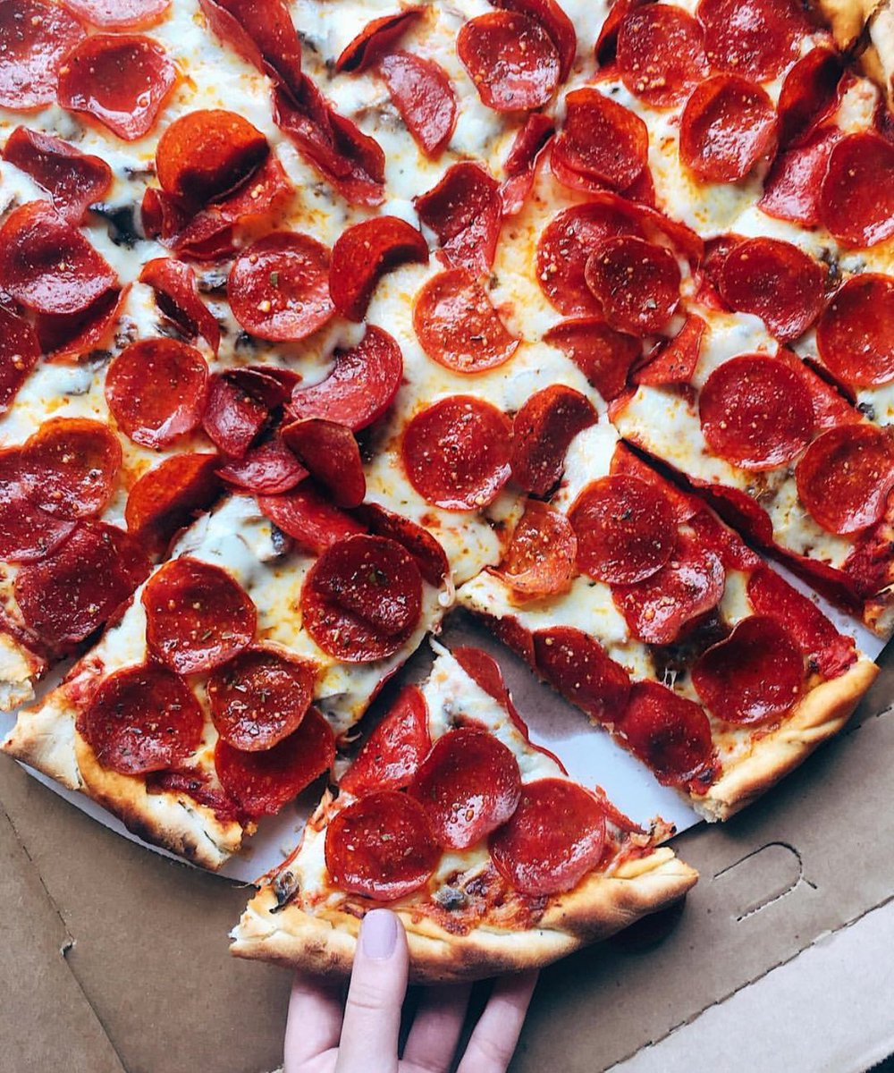 HSMAIofChicago's tweet photo. Chicago Hidden Gem: Pequod’s Pizza in Lincoln Park, our favorite!
📷 @chifoodath https://t.co/oWhknRmsZJ
