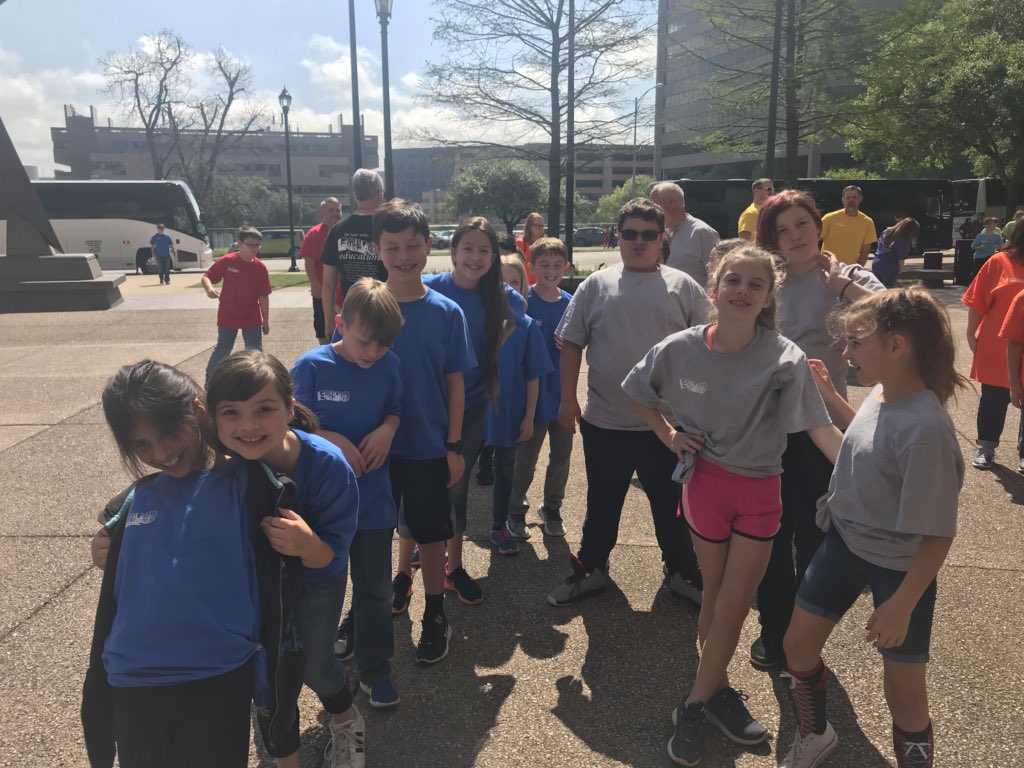 s_young2012's tweet photo. Austin Elem. in Austin, TX today! #austinblueroos #whywisd #AustinBlueRoos https://t.co/aTPozmJnTk