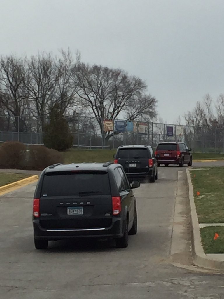 DiamondBooster's tweet photo. After the W vs Raytown, they're off to Oklahoma! Safe travels and bring home some W's @PHS_stitchball !!! ⚾️ https://t.co/1OPEjySCvh