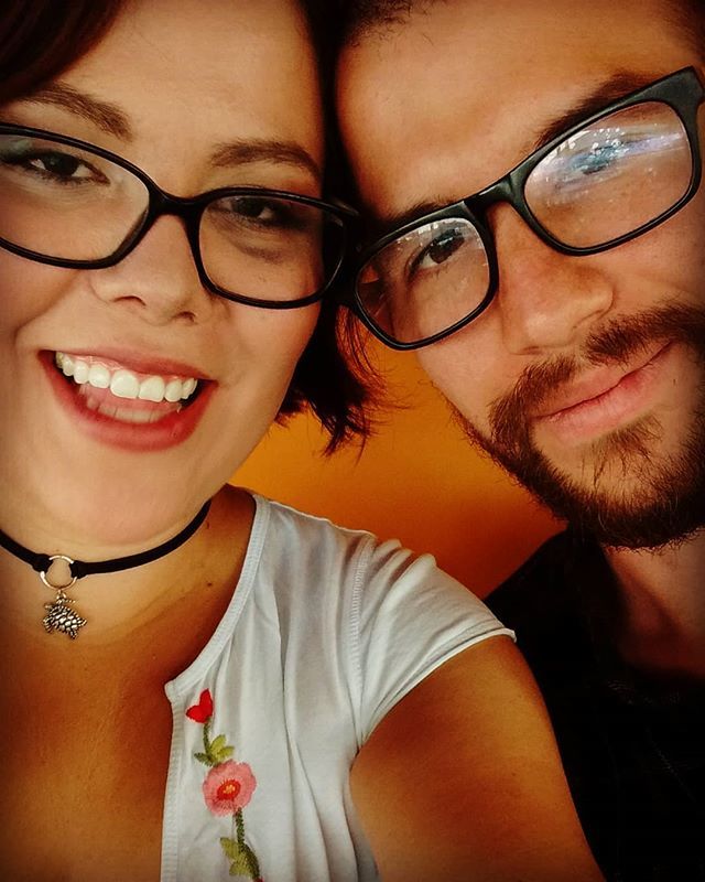 Brunobzky's tweet photo. Waiting for food https://t.co/Jxv3xHHY0C https://t.co/CHMmbmw7Tj