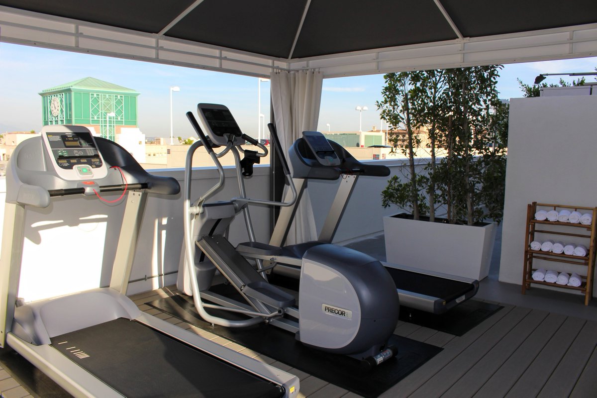 It's hard not to work out when #BeverlyHills is the view...

luxehotels.com/rodeodrive/

#rodeodrive #beverlyhills