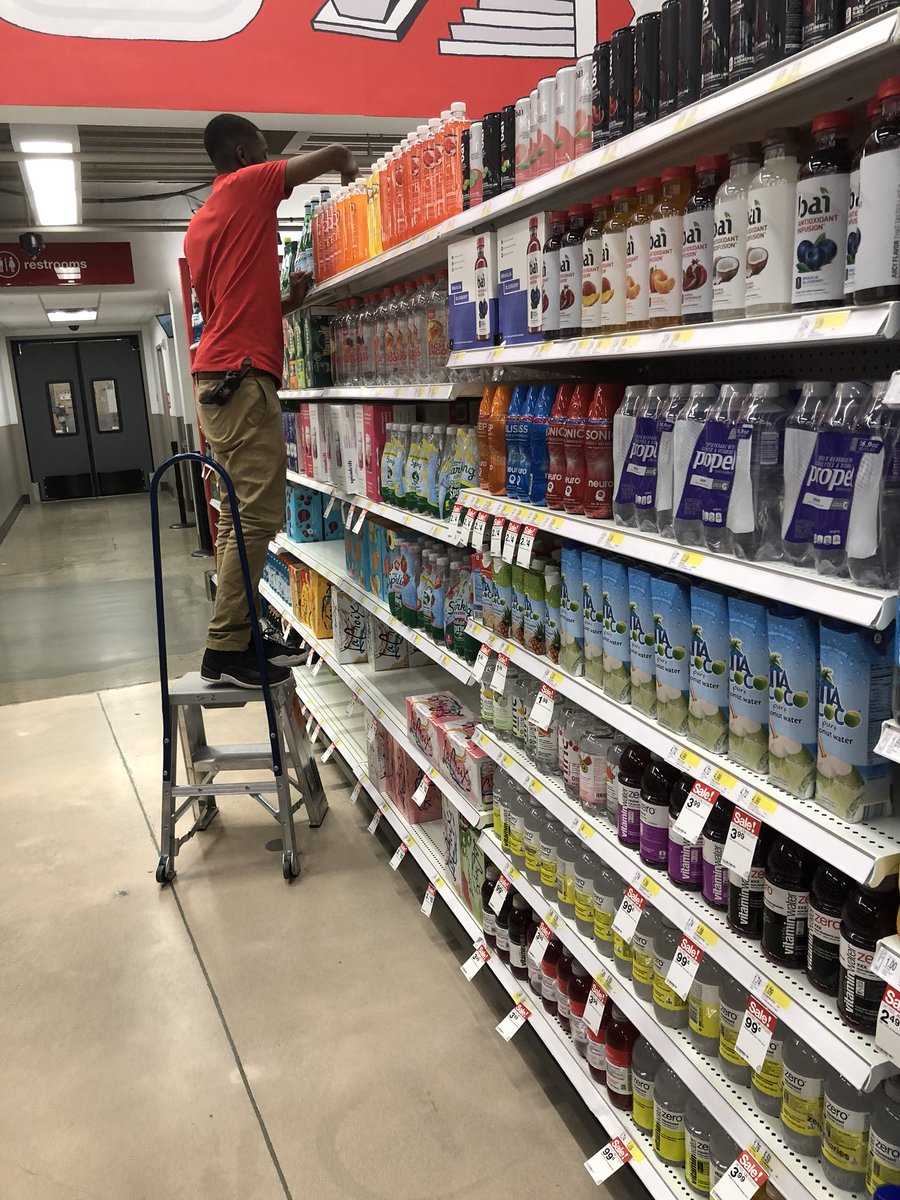 Ian getting us ready for the weekend! #3227 #PhilaArtMuseum