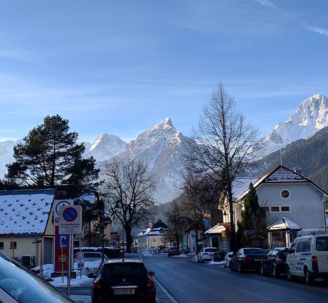 This #beautiful scene greeted us as we headed up the lift to #ski in #Hinterstoder, #Austria. #Austria #österreich #hinterstoder #ski #Alps #mountains #skiing🎿 #oberösterreich #skiing #winter #beautiful #bestofeurope #Europe #girlslovetravel… dlvr.it/QMqvSy