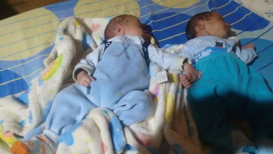 camucha4's tweet photo. Necesitamos NUTRILON 1 Y PAÑALES de 0 a 6 meses  para  Gabi y Ale,son Misioneros y fueron concebidos para salvarle la vida a su hermano  de 10 años que lucho durante mucho tiempo por un transplante de médula,lamentablemente murió  en el Htal Thompson. Cc @ValeriaRocoVer1 https://t.co/5NUjFLXOum