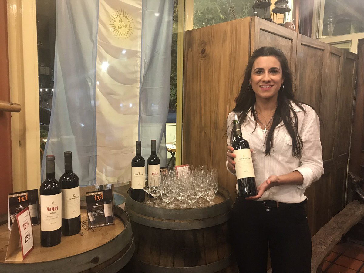 MarceMitchell's tweet photo. En #EstanciaLaFlorencia te esperamos con una súper promo de @LosHaroldos. Comprando un #ReservaDeFamiliaMalbec te llevas un #Nampe de regalo! https://t.co/Mbt30hiwP1