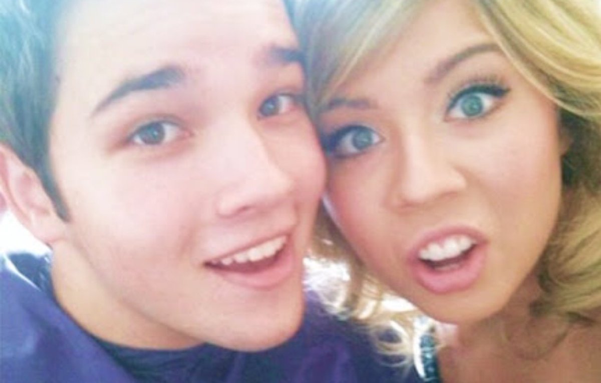 betweenmccurdy's tweet photo. Quem acha que eles combinam? @jennettemccurdy @NathanKress https://t.co/xopMzKDiNQ