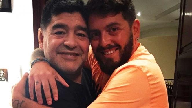 KellyMaradona's tweet photo. El fútbol es algo hermoso, una reconciliación con mi papá @DiegoARG_KN y una rivalidad futbolística en la final Brasil y Argentina.  

(Dos entrenadores Maradona en la final). https://t.co/5olYM7hh2P