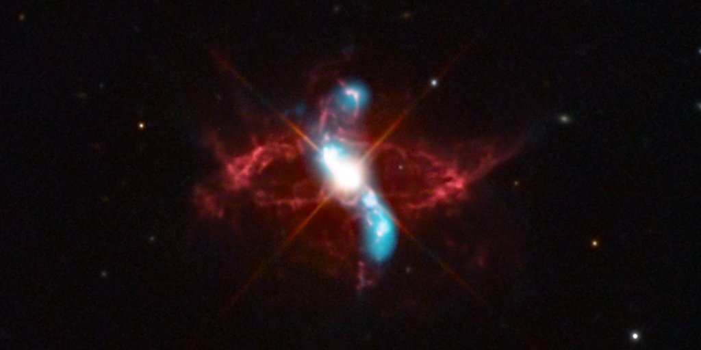 chandraxray's tweet photo. Right #now Chandra is investigating an active galaxy in Aquarius! Nearby is R Aquarii: A pair of stars stuck in a volatile relationship about 710 light years from Earth! #Today's Obs: 3h 36m — For more on this stellar couple: https://t.co/7WjSi2PeRi https://t.co/XR7xxqOuMw
