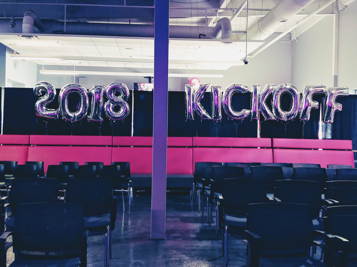 ambahsnell's tweet photo. @OakWontStop1 @Dan_DiGirolamo #OakTown #KickOff2018 
#WeWontStop Best. Place. To. Work. EVER! https://t.co/vmLZZdfiXy