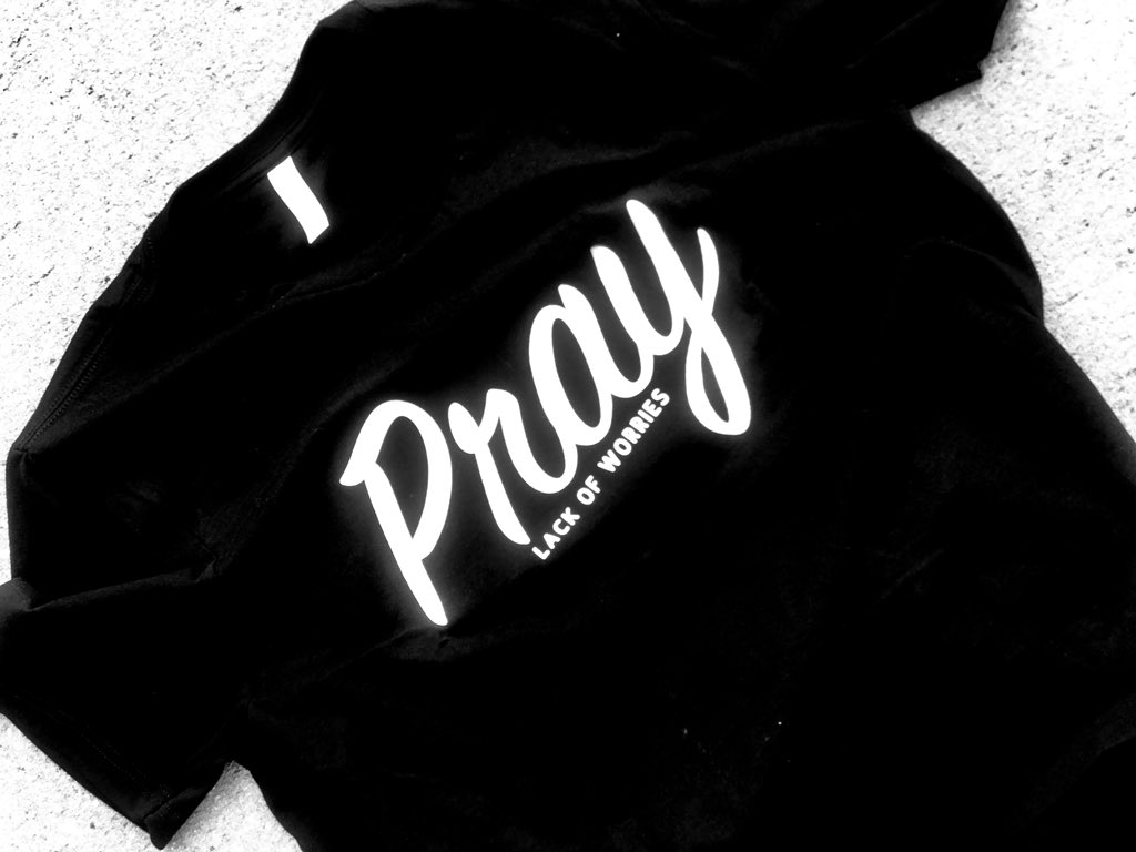 LLCulture's tweet photo. RT if you would wear one 🎈
Pray in the Spirit on all occasions with all kinds of prayers and requests. Be alert &amp; always keep on praying for all of God’s people. Amen - Ephesians 6:18 🎈
#Pray #TalkAboutit #LackOfWorries 🎈

Shirt: https://t.co/Ract8i77lw 🎈 https://t.co/0sI4k5Ik7i