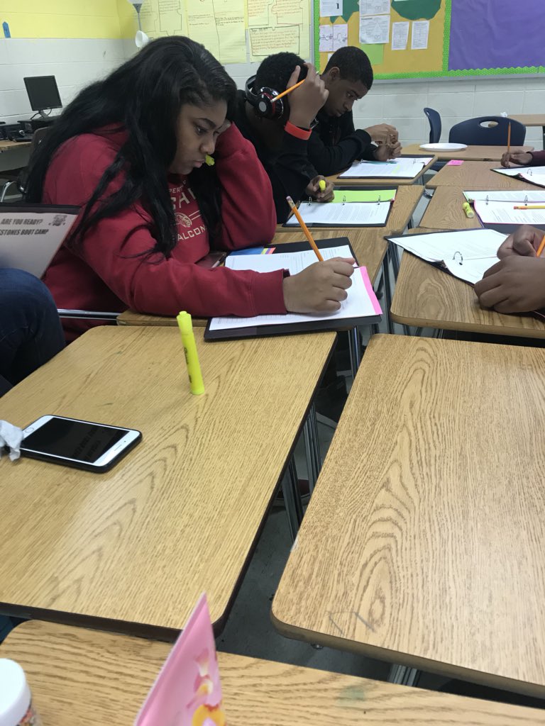 NdiyaOnuoha's tweet photo. Today was the last day of our 3-week GMAS Bootcamp! Students reviewed test taking strategies, created healthy snack options, and practiced with a mock GMAS test! Oh yeah! #GMAS #Bootcamp #TestReady #MillyRocks @BearCreekMS https://t.co/roaWk0Rzbn