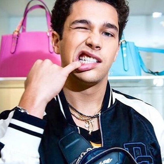 MahoneIsLegend's tweet photo. 6 days for him 22nd birthday!! https://t.co/TOau5orrZi